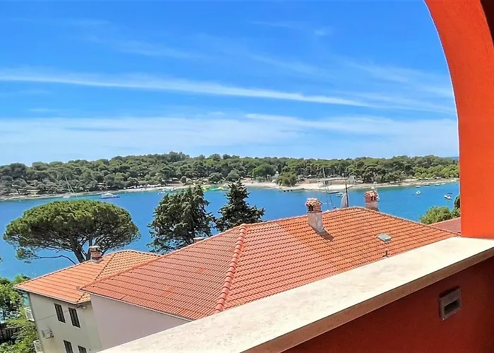 Red&green Apartment Pula