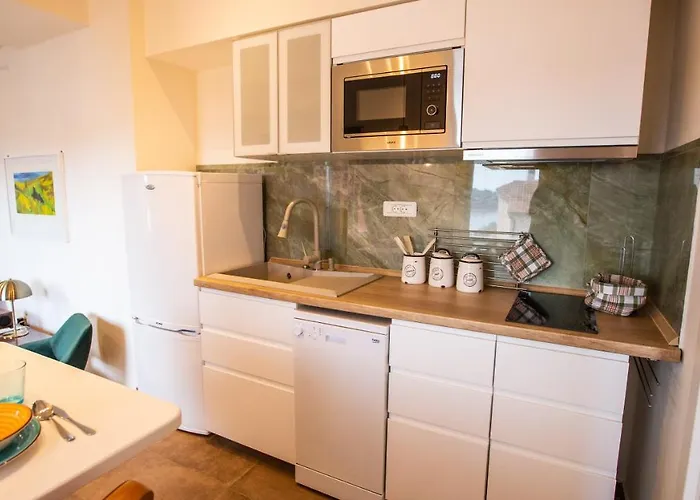 Red&green * Пула